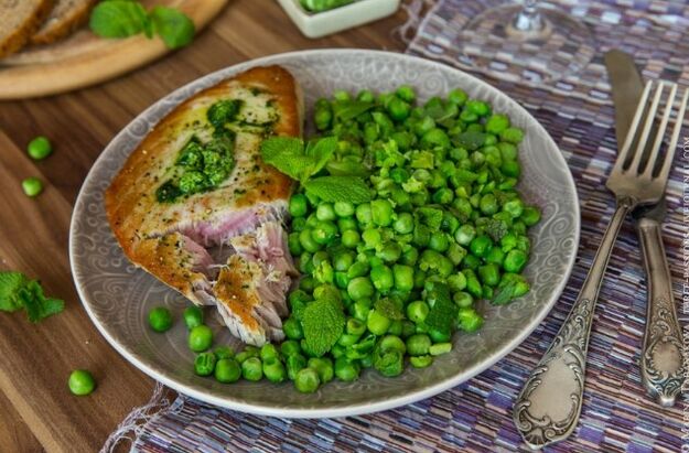 Dinner with the green peas