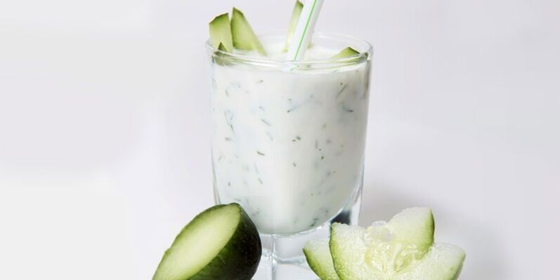 Cucumber kefir cocktail to lose weight